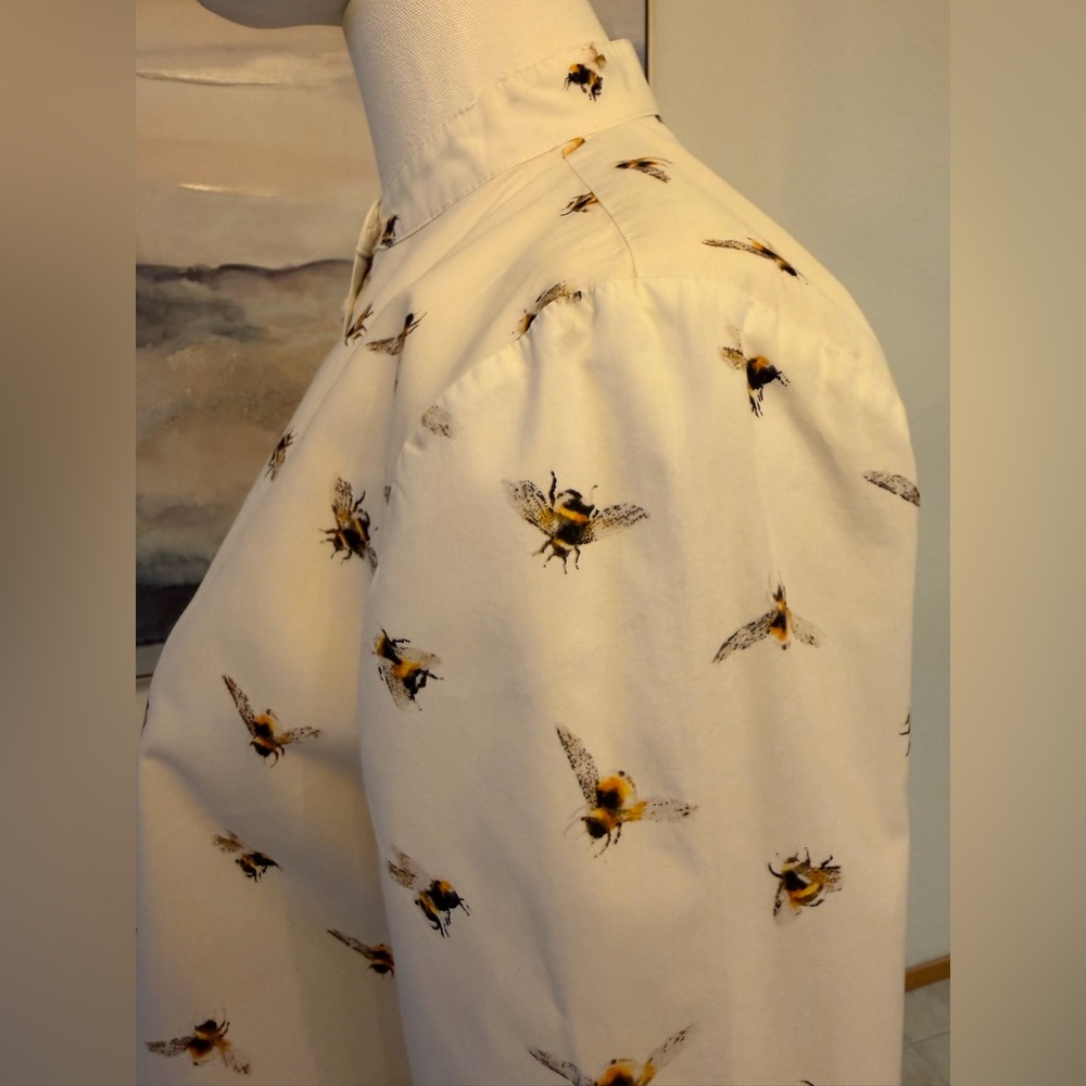 Victoria Beckham for Target Iconic Bee Print Blouse Structured Designer Top - Picture 12 of 15